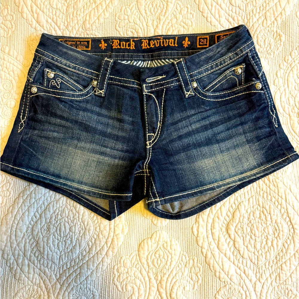 Brand New Women’s Rock Revival Sasha Jean shorts - size 29